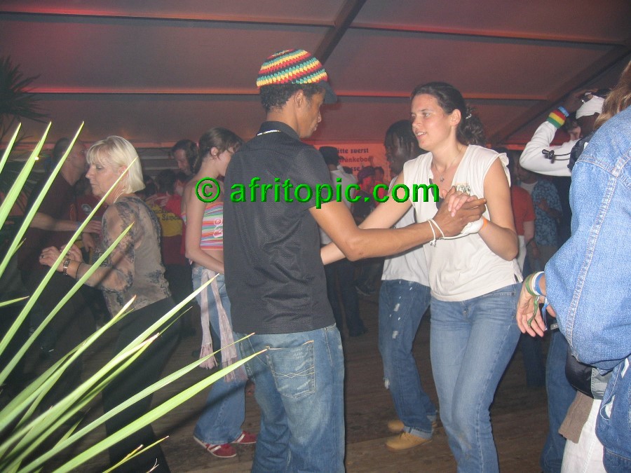 ../Images/afw2006c 594.jpg